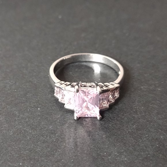 Very Pretty Pink And Silver Tone Ring Size 8.75 - Picture 7 of 10